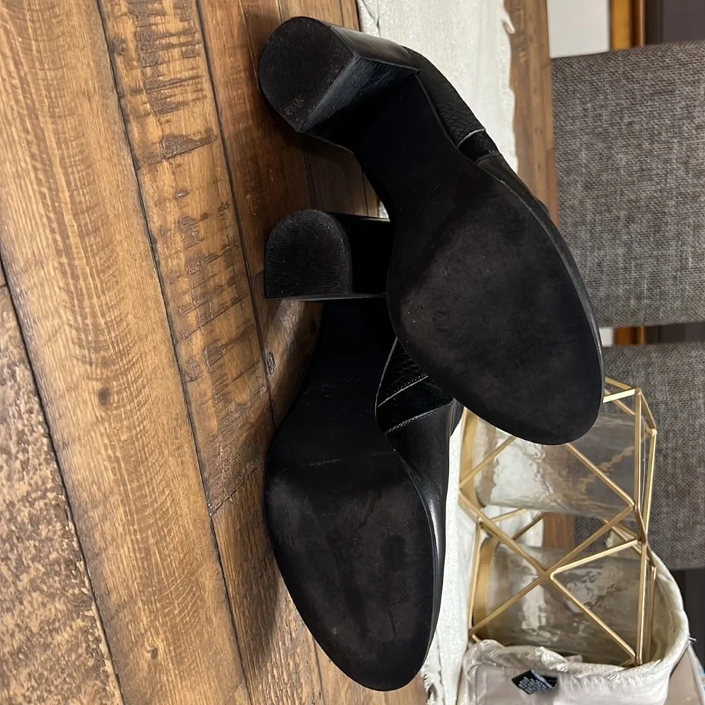 Tahari leather booties - Picture 5 of 7